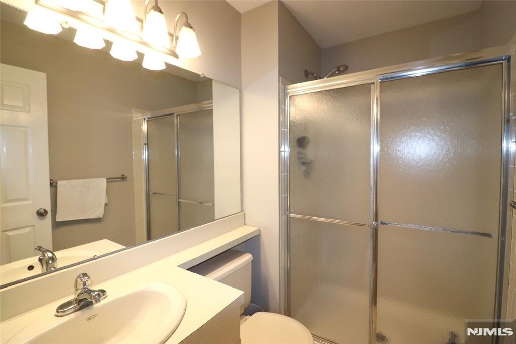 170 Linden - Photo 5