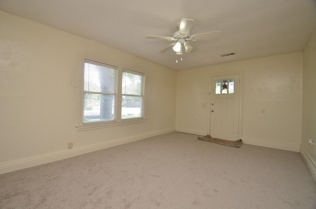 1600 5th Street - Photo 4