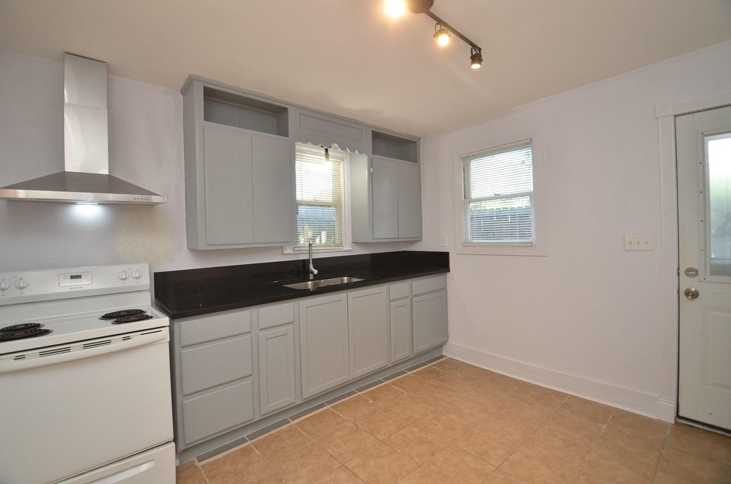 1600 5th Street - Photo 8