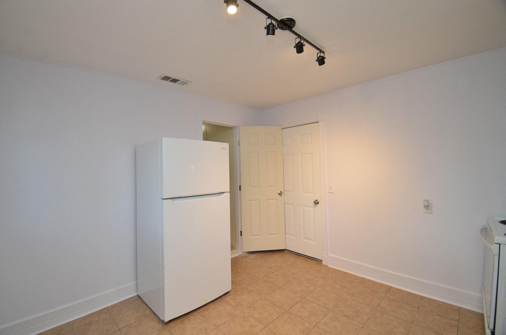 1600 5th Street - Photo 11