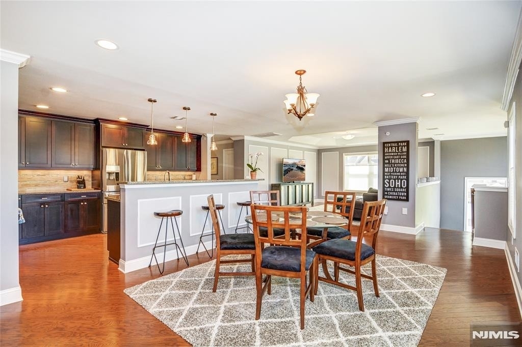 2102 Freeman - Photo 9