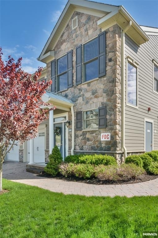 2102 Freeman - Photo 2