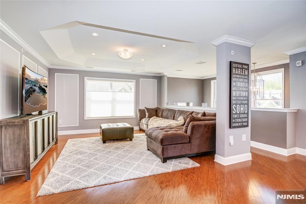 2102 Freeman - Photo 5