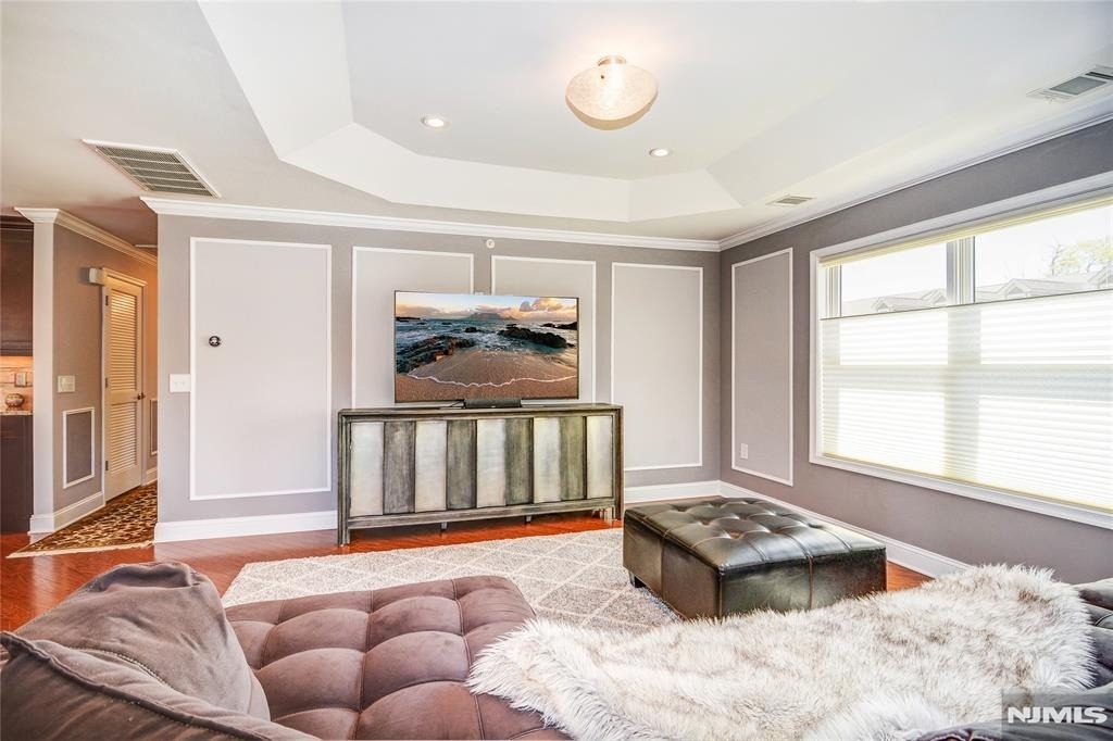 2102 Freeman - Photo 6