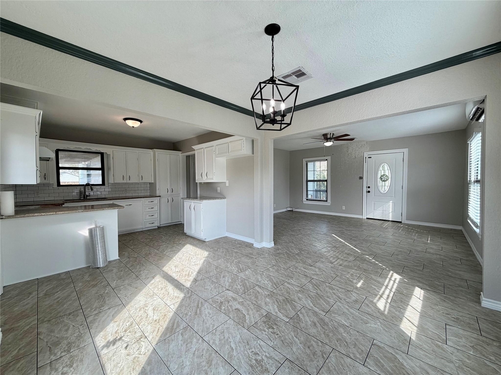 1214 W 5th Street - Photo 8