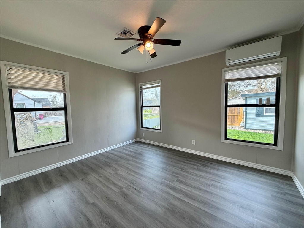 1214 W 5th Street - Photo 18