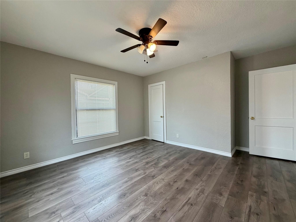 1214 W 5th Street - Photo 17
