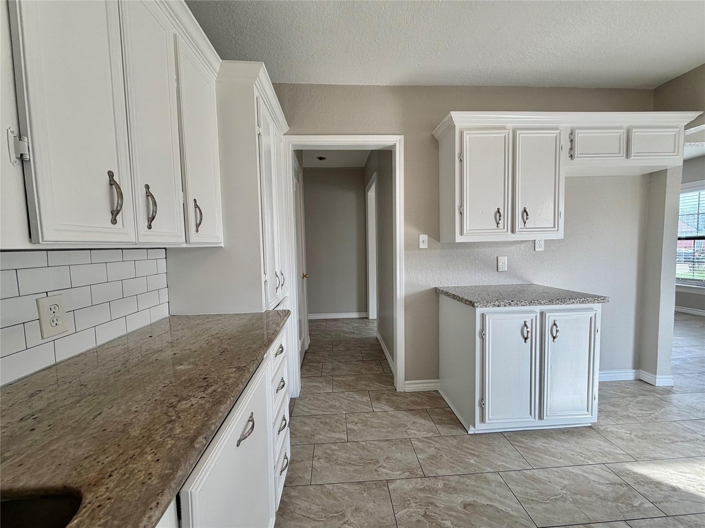 1214 W 5th Street - Photo 13