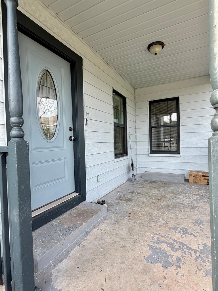 1214 W 5th Street - Photo 1