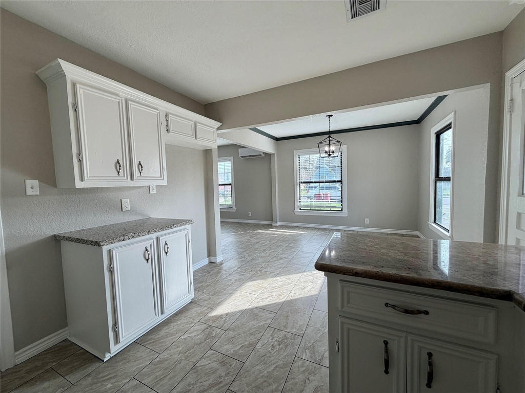 1214 W 5th Street - Photo 12