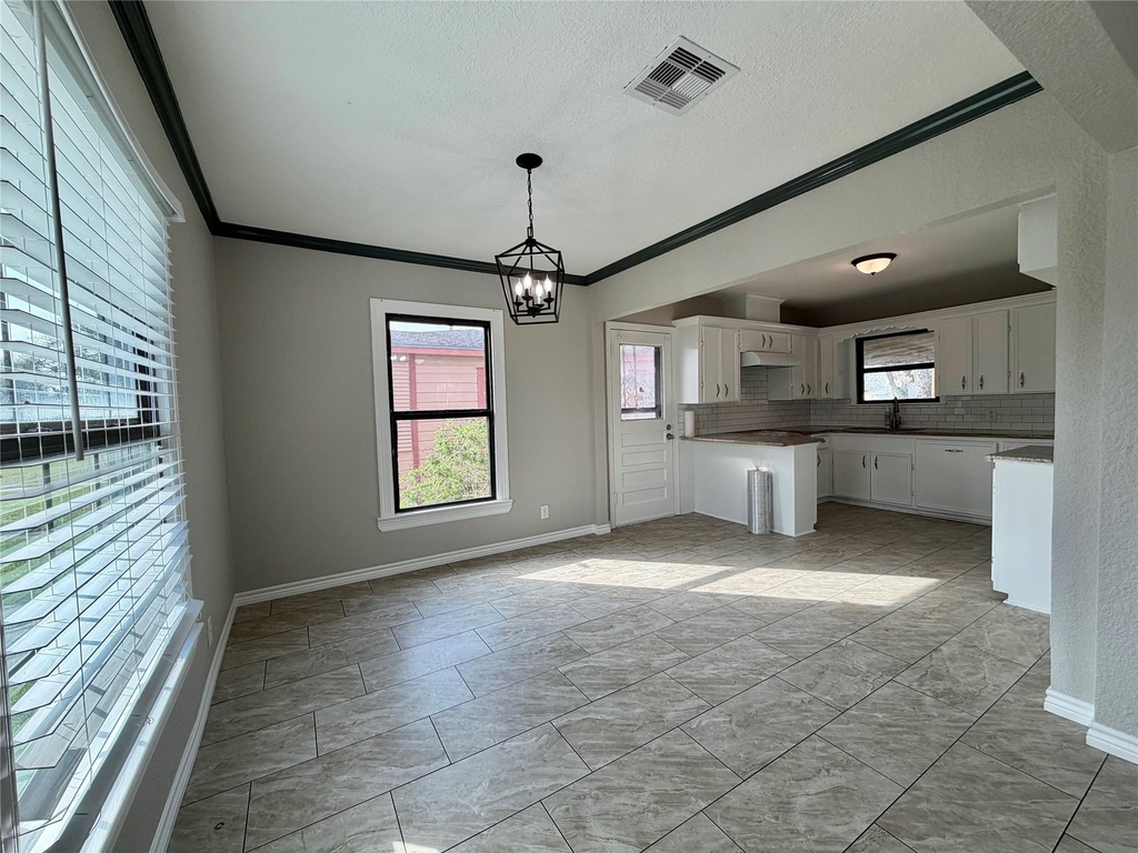1214 W 5th Street - Photo 7