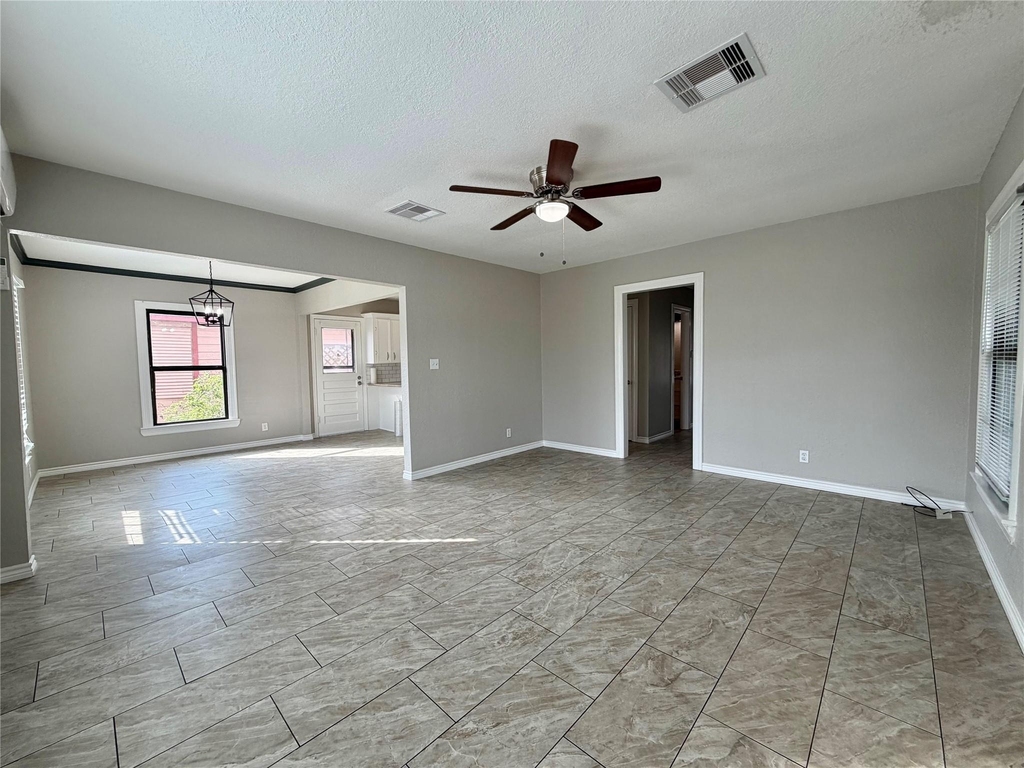 1214 W 5th Street - Photo 6