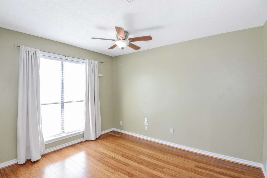 3220 69th Street - Photo 3