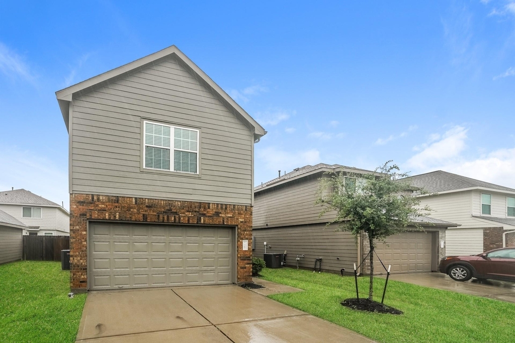 5427 Hawksbury Creek Trail - Photo 2