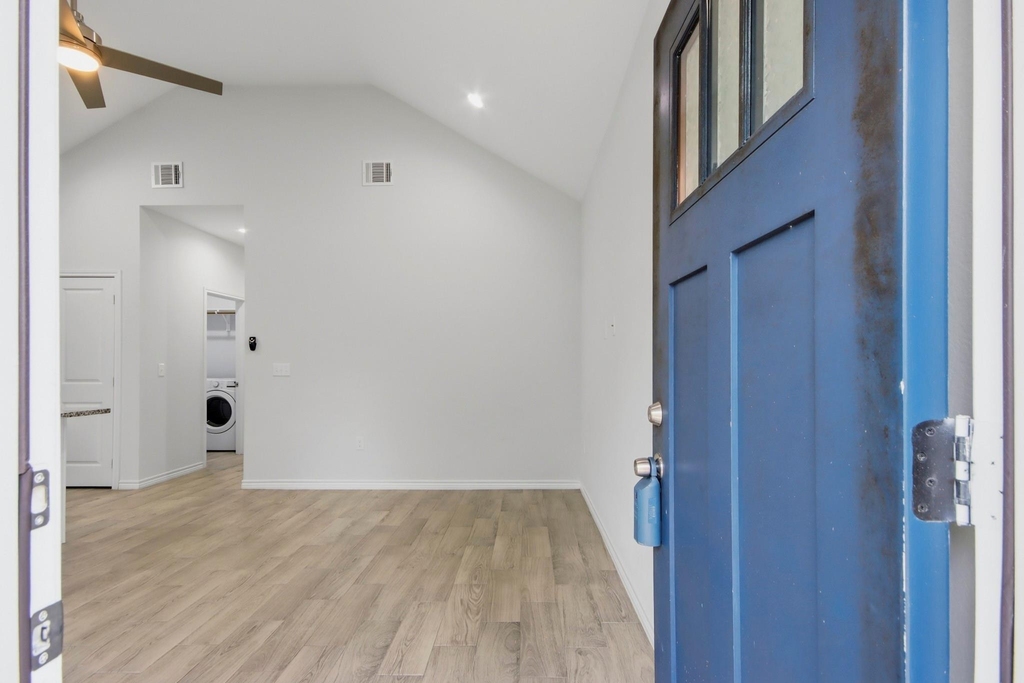 16902 Balmoral - Photo 1