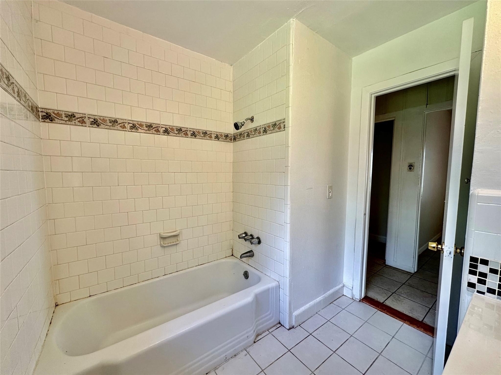 5720 Parwill Street - Photo 8