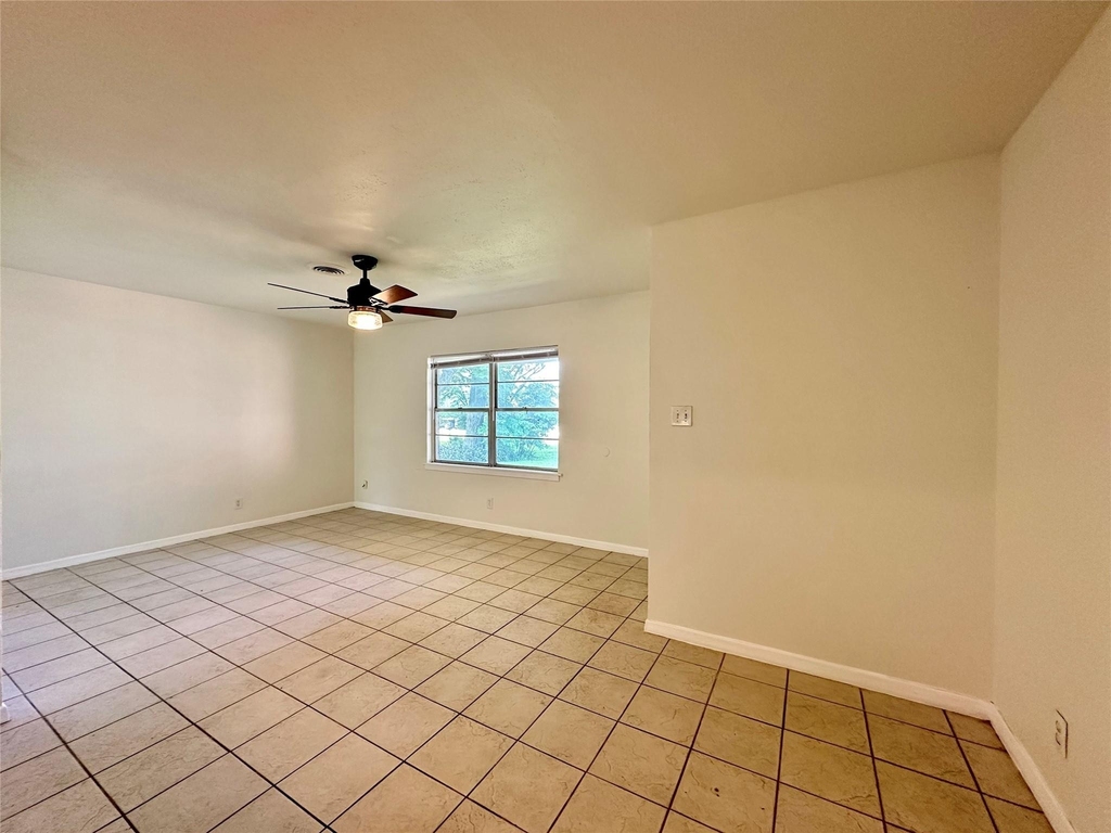 5720 Parwill Street - Photo 12