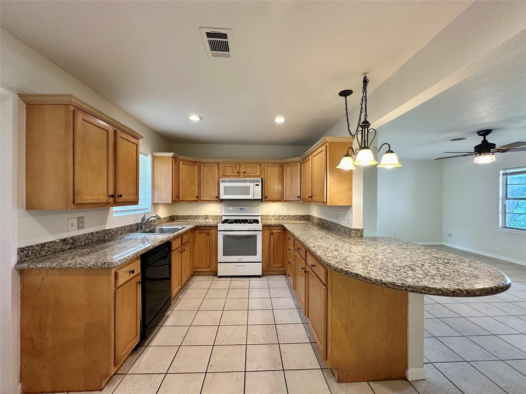 5720 Parwill Street - Photo 2
