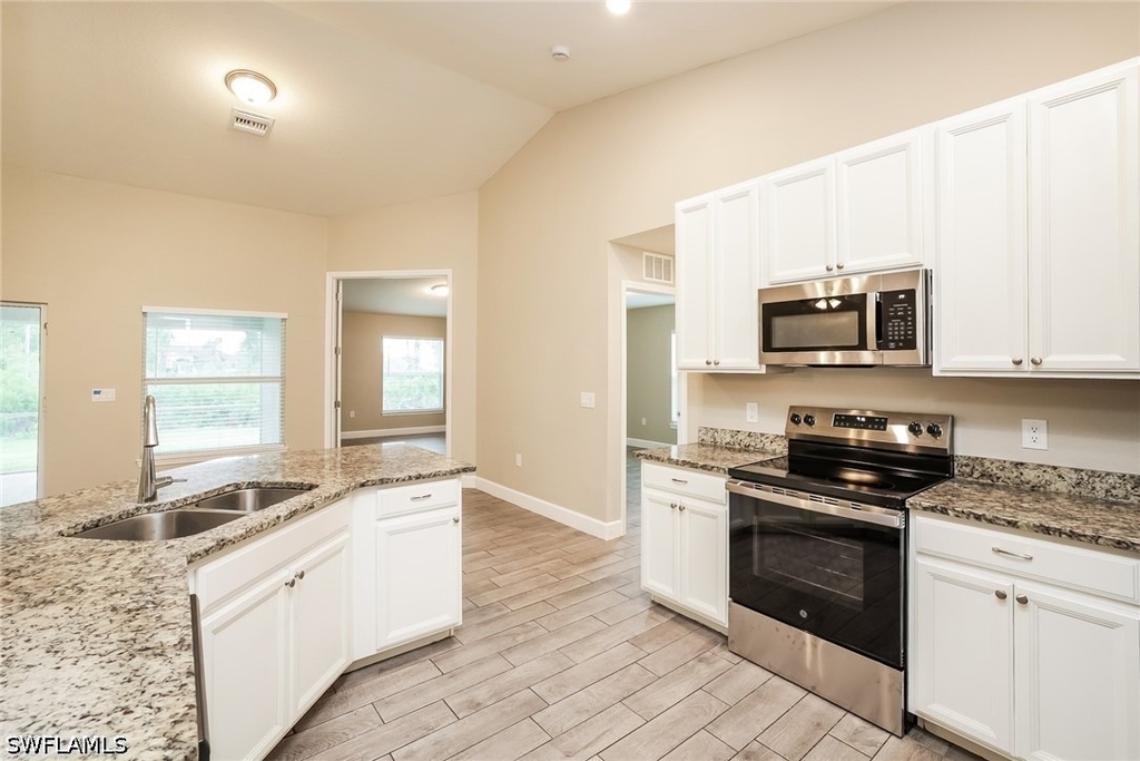 2712 18th Street W - Photo 5