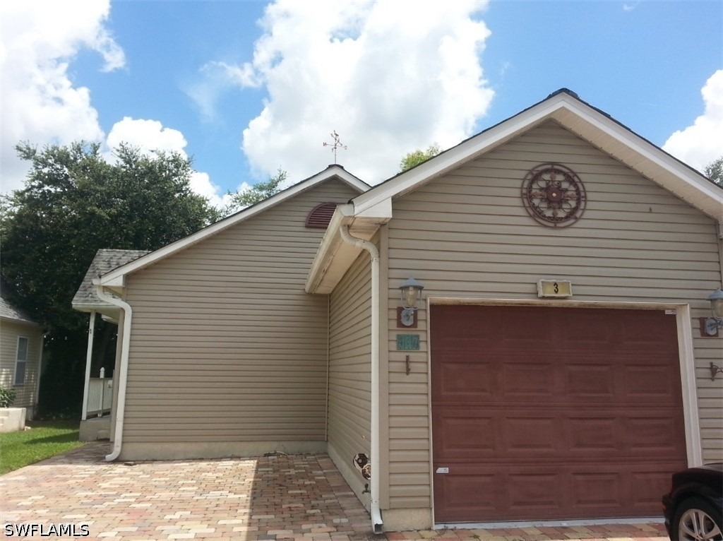 437 Leawood Circle - Photo 1