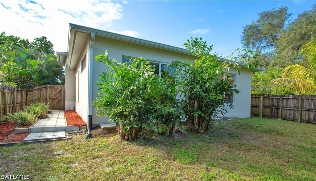 3555 Poinsettia Avenue - Photo 37