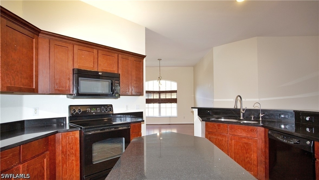 3555 Poinsettia Avenue - Photo 15