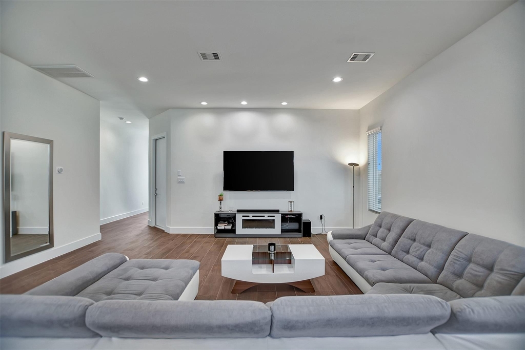 5507 Robusto Place - Photo 8