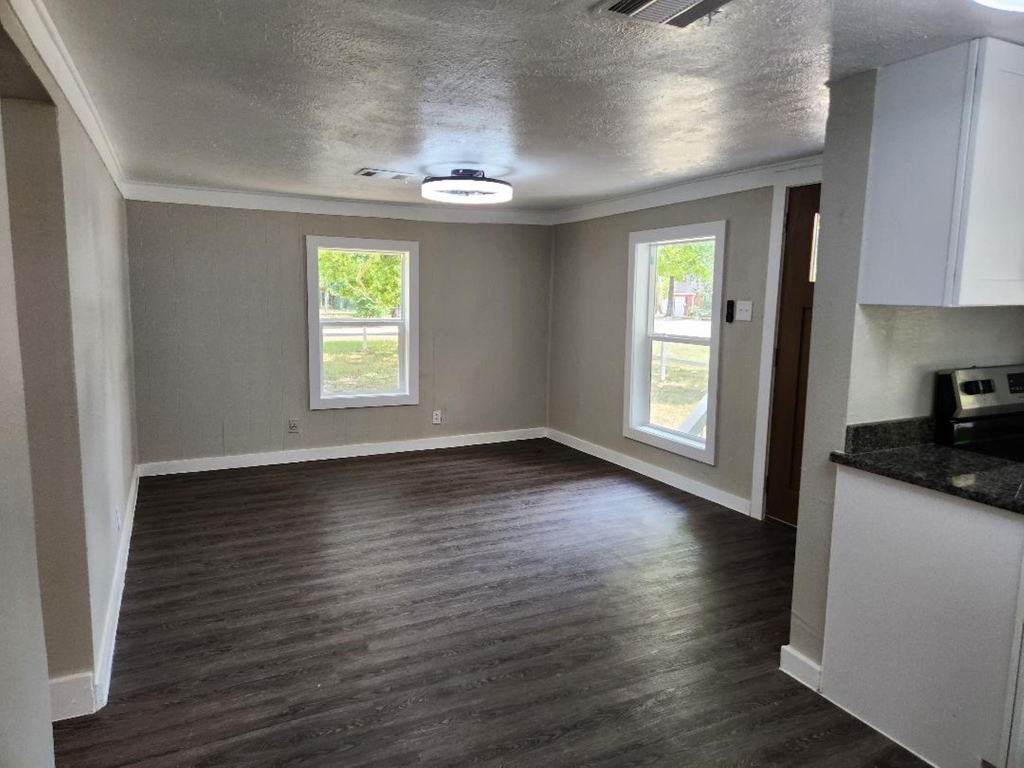 728 Hudson Road - Photo 7
