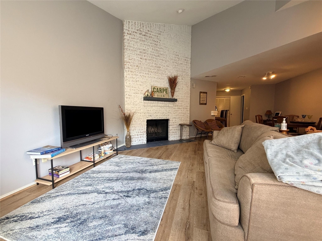726 Country Place Drive - Photo 4