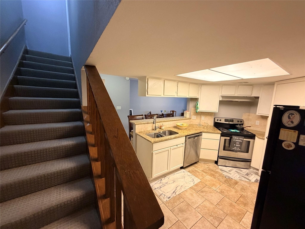 726 Country Place Drive - Photo 11