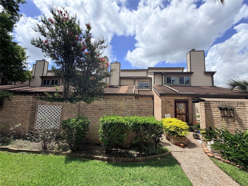 726 Country Place Drive - Photo 1