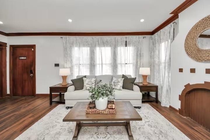 2002 Rosewood Street - Photo 2