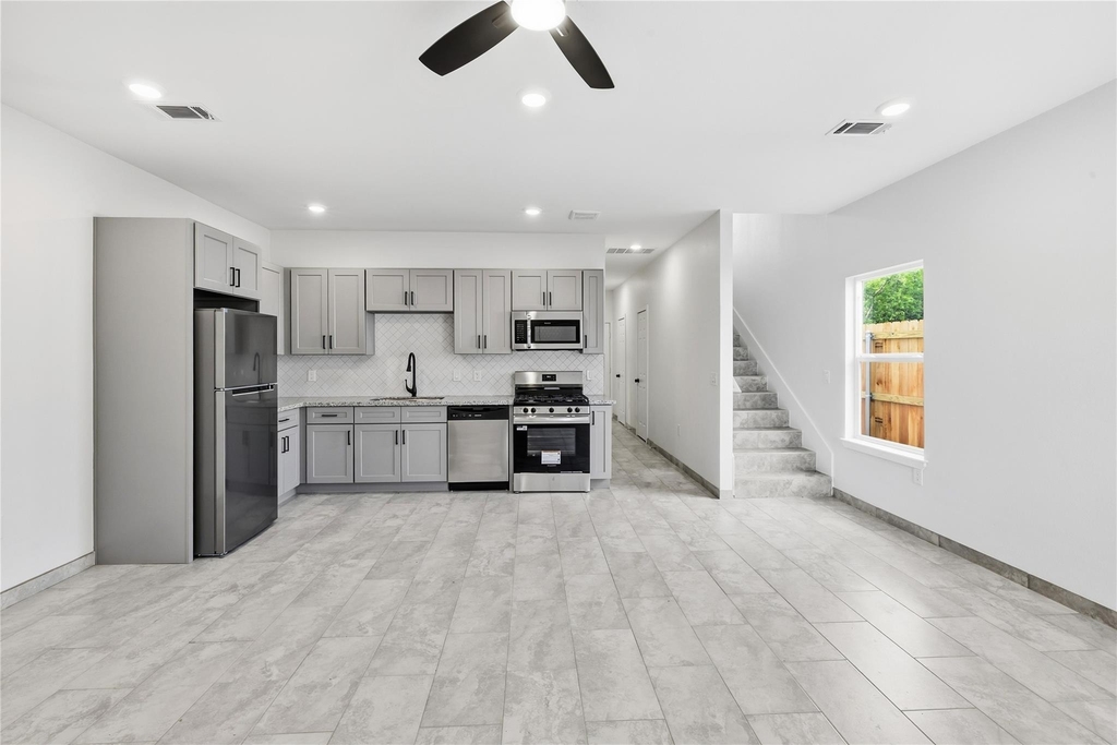 6138 Brookfield Drive - Photo 2