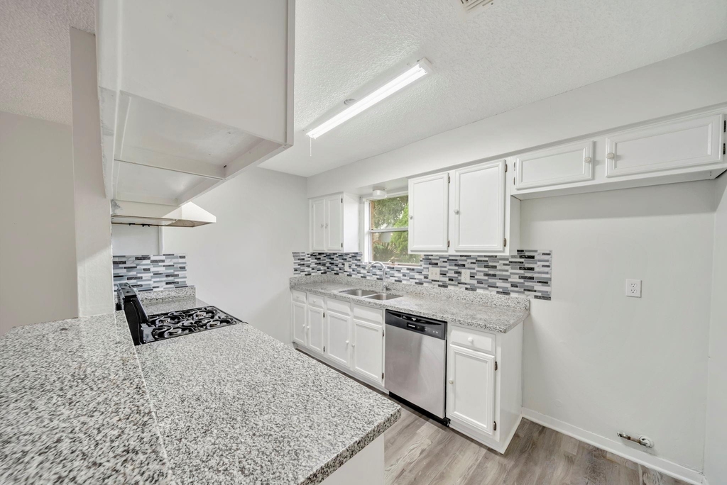 18015 Poppy Trails Street - Photo 16
