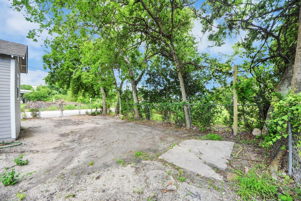 2102 Gray Street - Photo 28