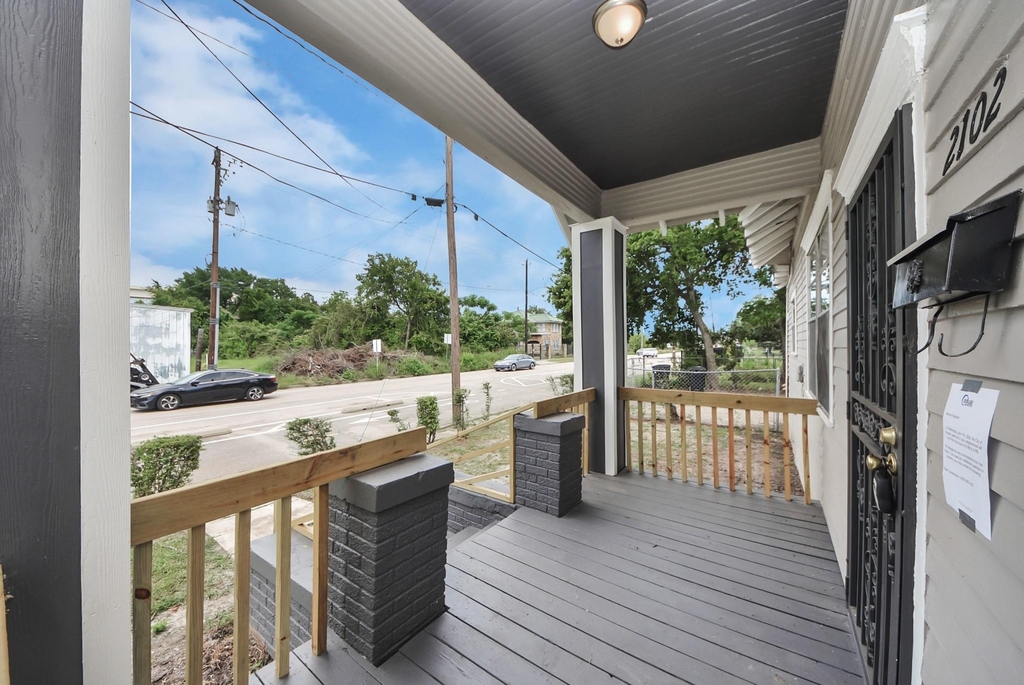 2102 Gray Street - Photo 32