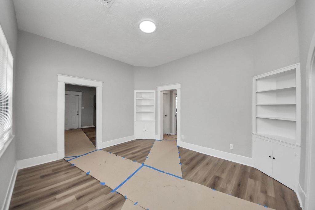 2102 Gray Street - Photo 2