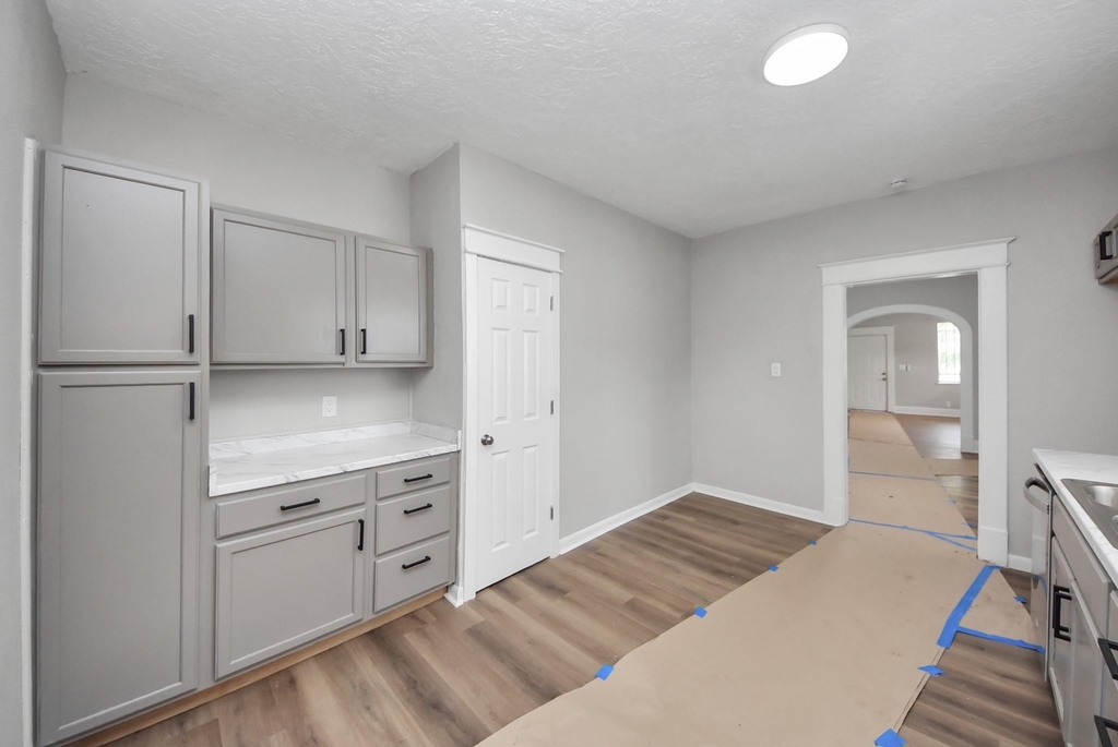 2102 Gray Street - Photo 5