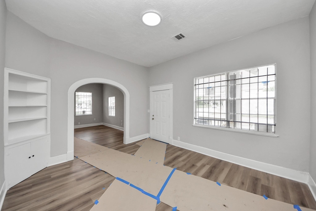 2102 Gray Street - Photo 1