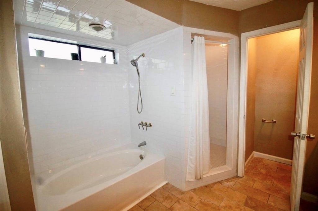 4701 Spring Lane - Photo 11