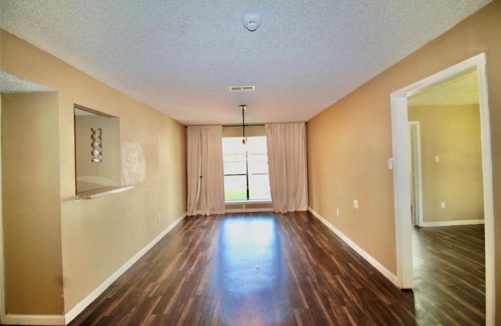 4701 Spring Lane - Photo 4