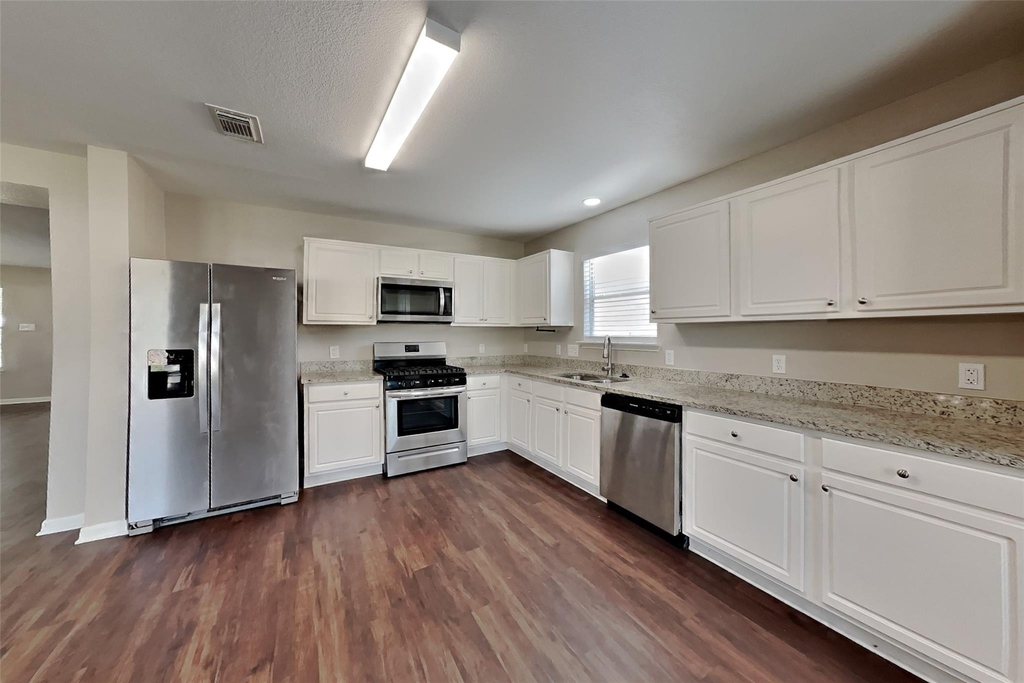 6439 Lily Hollow Court - Photo 3
