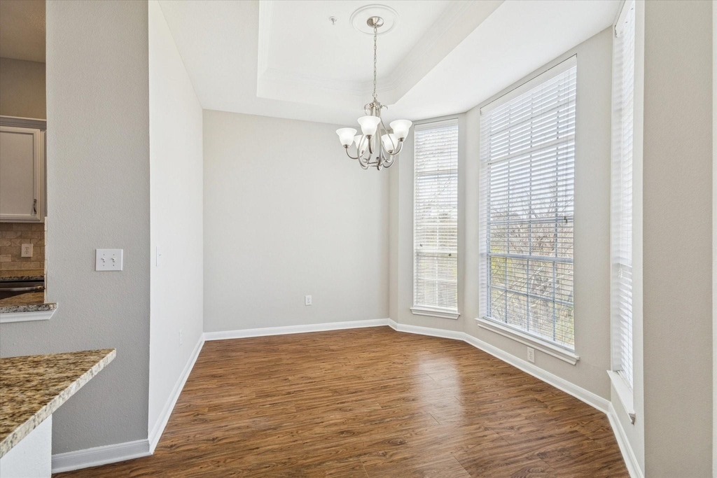 5353 Memorial Drive - Photo 2