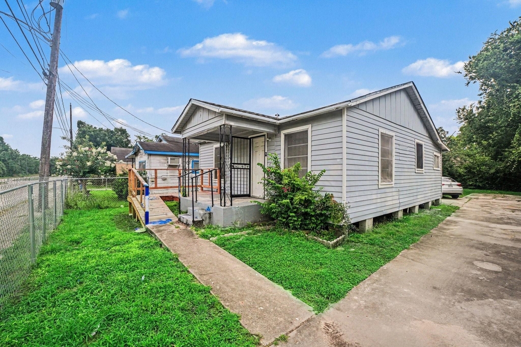 3107 Altoona Street - Photo 2