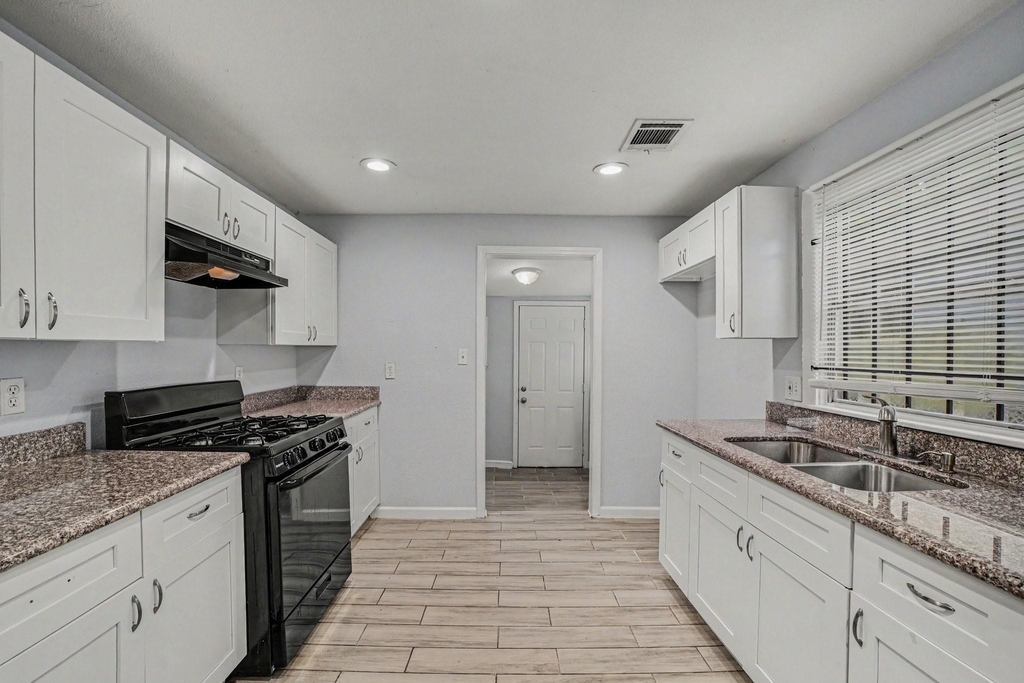 3107 Altoona Street - Photo 7