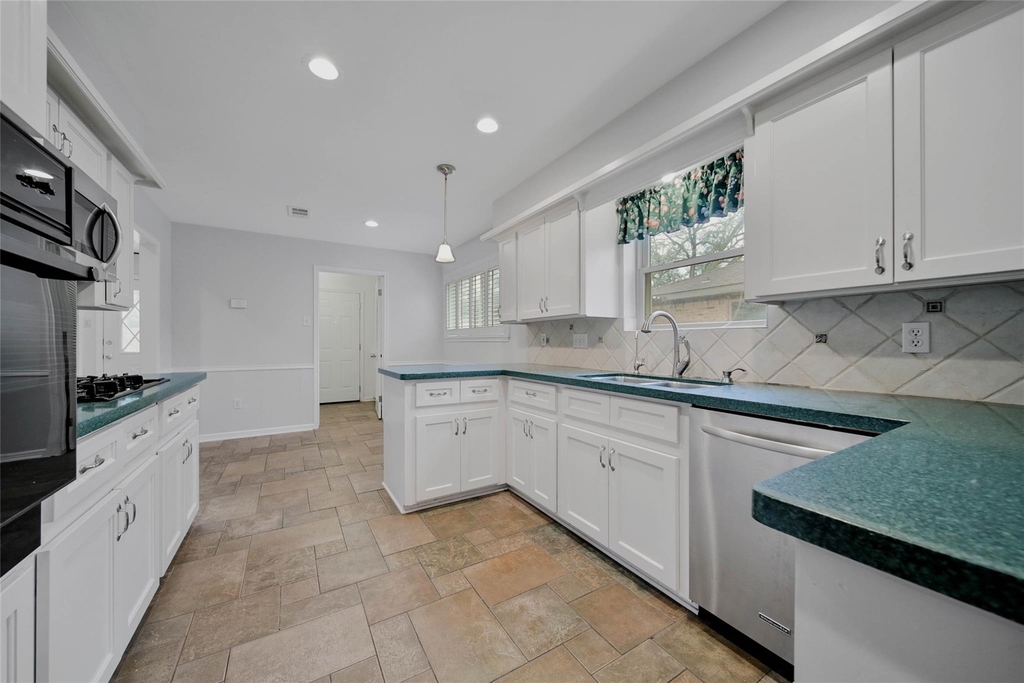 1067 Lehman Street - Photo 9