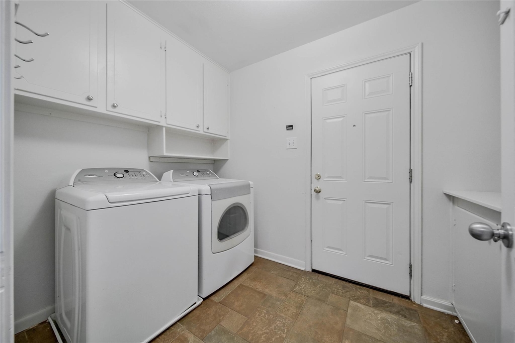 1067 Lehman Street - Photo 6