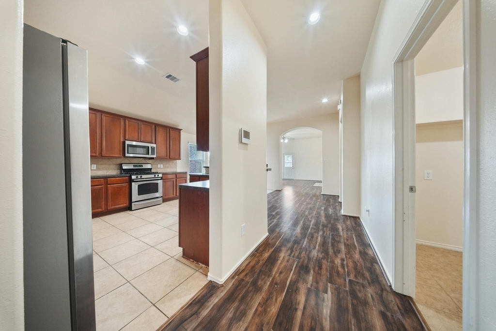 5015 Bridgecrossing Court - Photo 5
