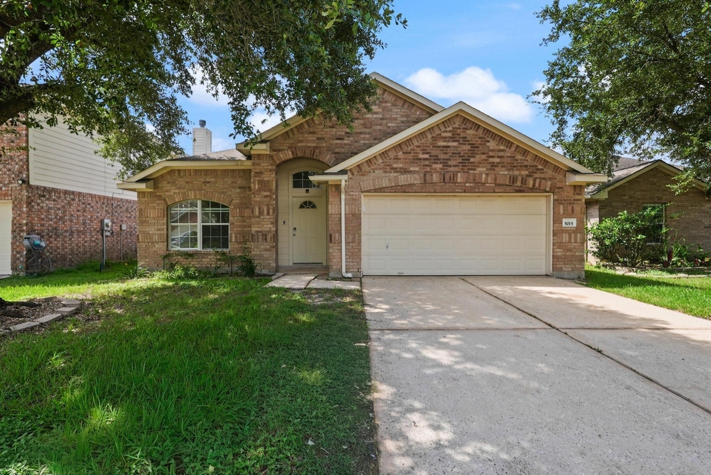 5015 Bridgecrossing Court - Photo 0
