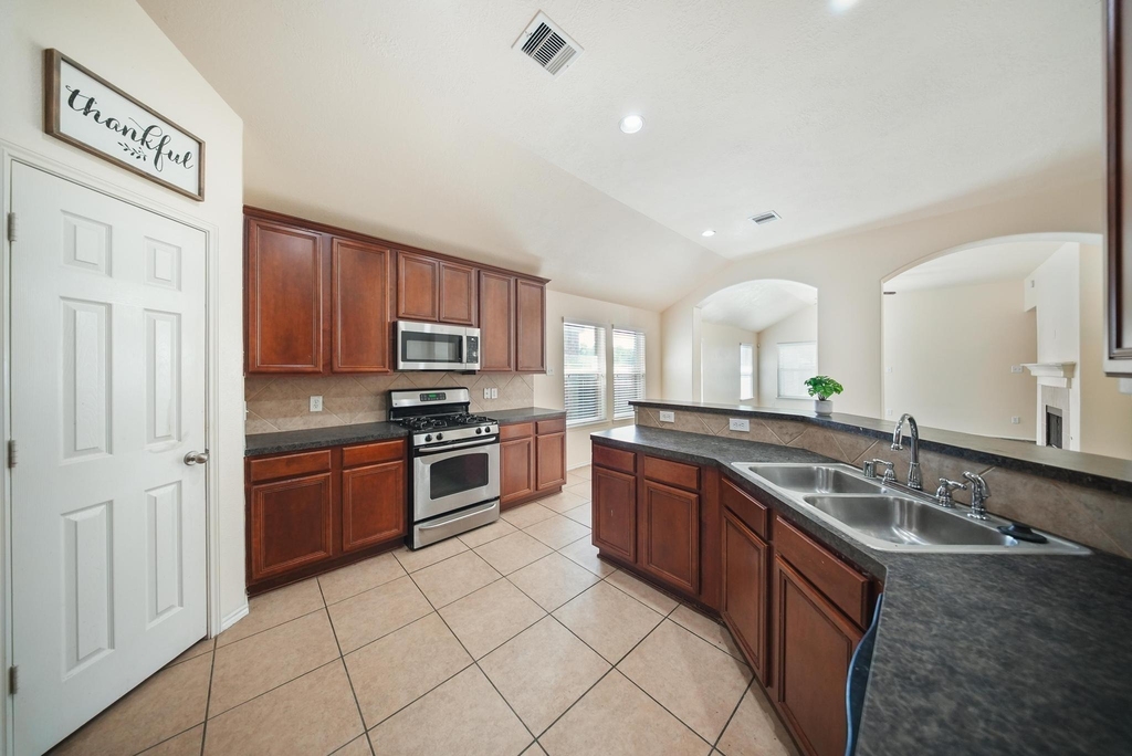 5015 Bridgecrossing Court - Photo 4
